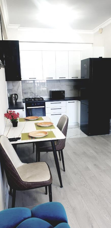 Oasis Premium Class 1Bd Apartment With Living Room Chisináu Exterior foto